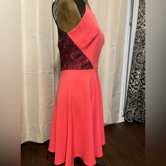 Betsy Johnson size 6 women’s dress. - Picture 6 of 10